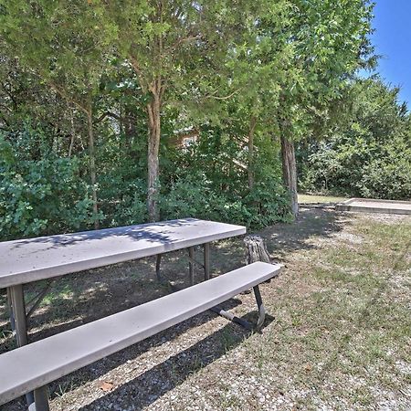 Branson Cabin With Deck Near Table Rock Lake! Exterior photo