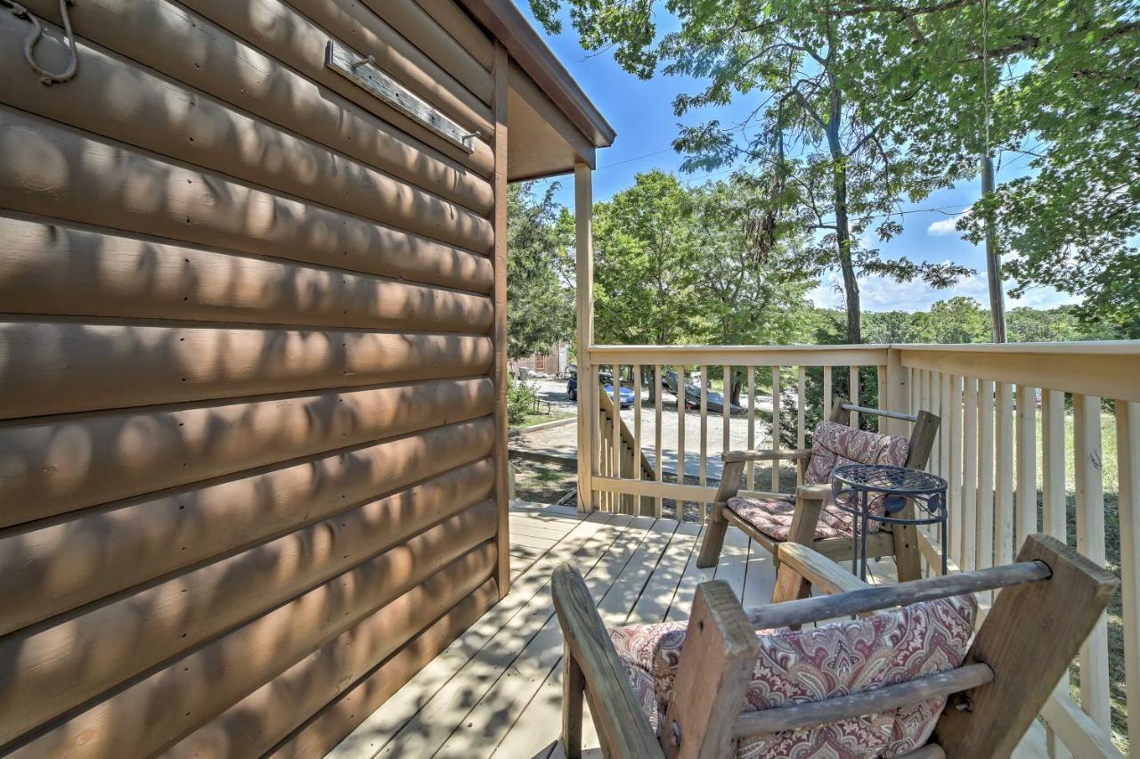 Branson Cabin With Deck Near Table Rock Lake! Exterior photo