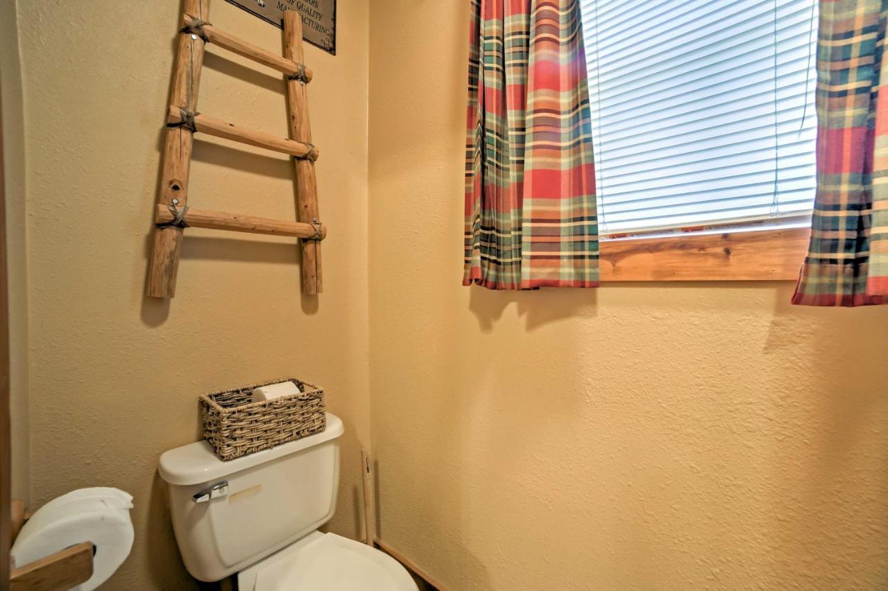 Branson Cabin With Deck Near Table Rock Lake! Exterior photo