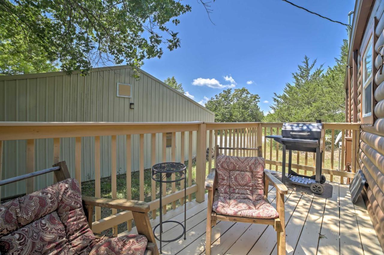 Branson Cabin With Deck Near Table Rock Lake! Exterior photo
